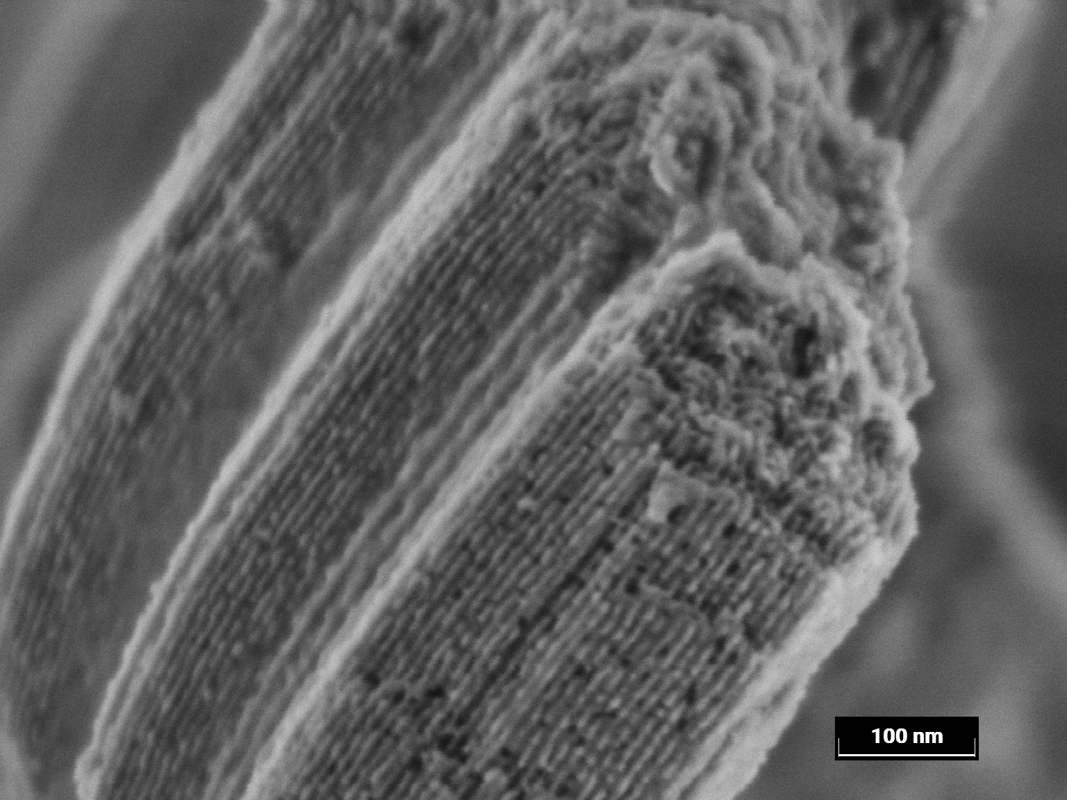 Ultra-High Resolution at Low Voltage