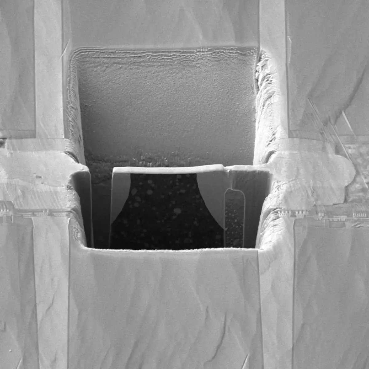 2_TEM sample ready for lift-out