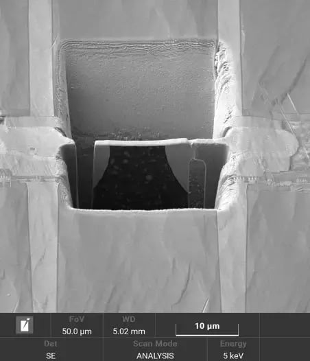 2_TEM sample ready for lift-out_1x-1-1