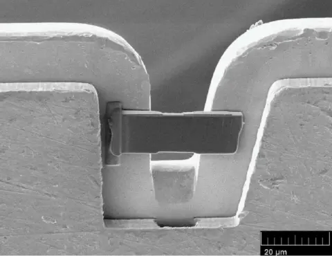 Secure Lamella Placement for Downstream TEM Inspection