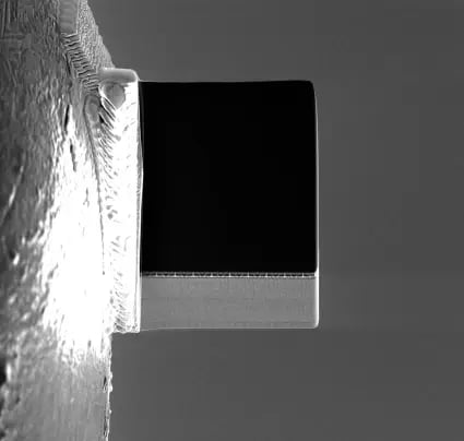 4_Inverted TEM lamellae prepared from 7nm FinFET device_1x