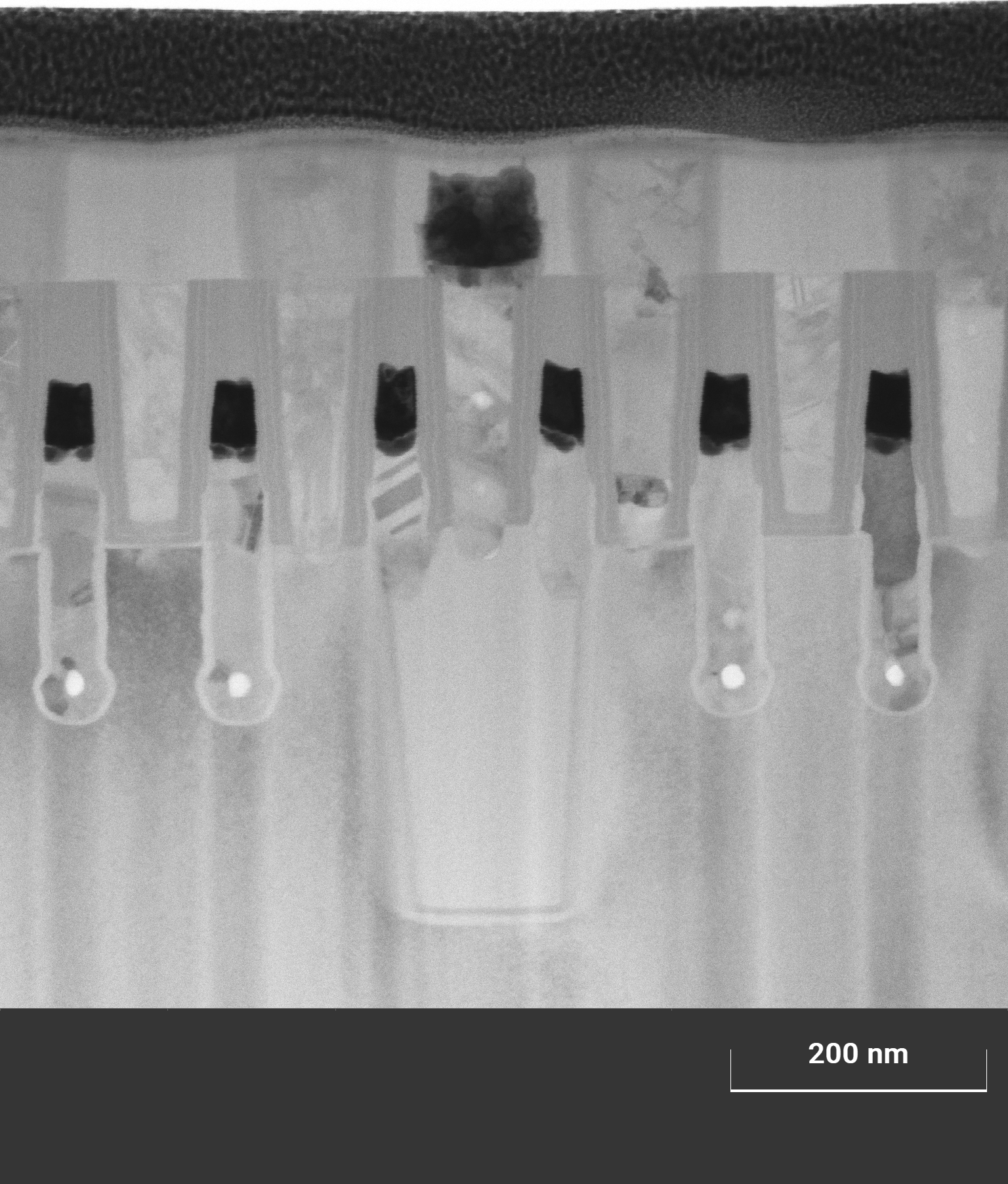 Overview STEM-BF image of a lamella prepared from a SDRAM sample and polished to a final thickness of 80 nm