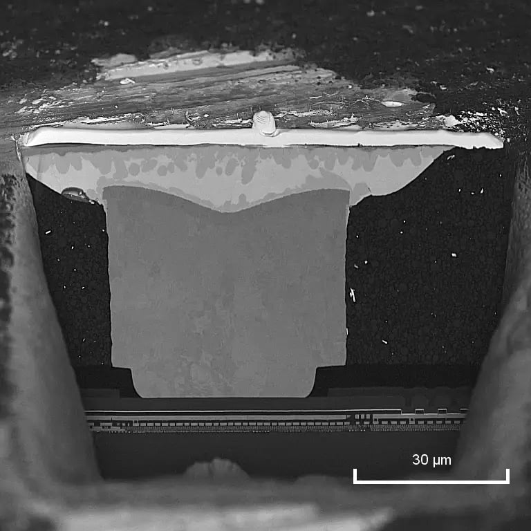 6_Copper-pillar-Plasma-FIB-cross-sectioning 1_1x-1-1