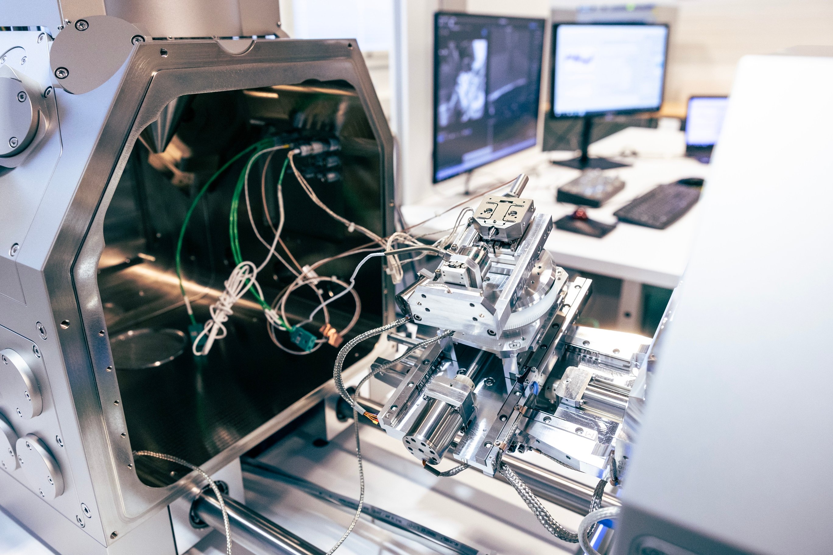 Alemnis in-situ nanoindentation system in Clara