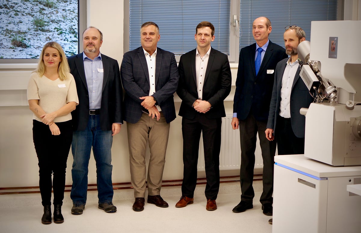 Tescan AMBER X FIB-SEM system installed at CTU for construction materials research