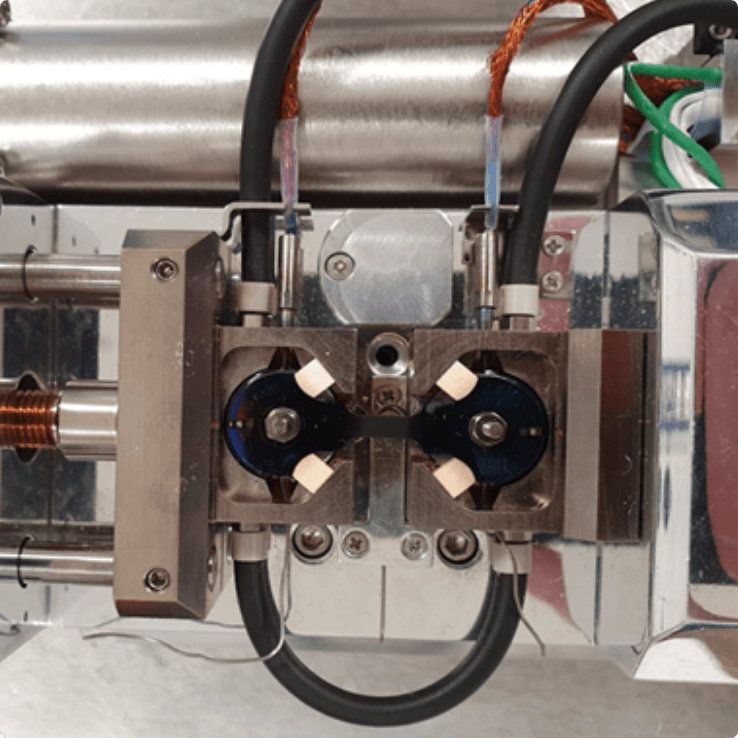 Image of fully integrated Tensile stage with sample