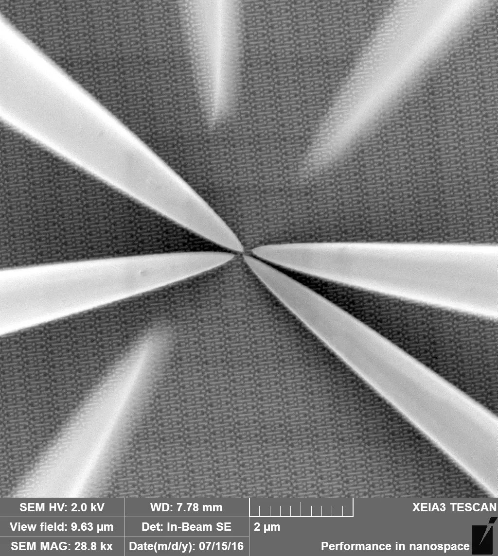 Kleindiek_nanoprobes_landed on NMOS and PMOSoverview2_1x