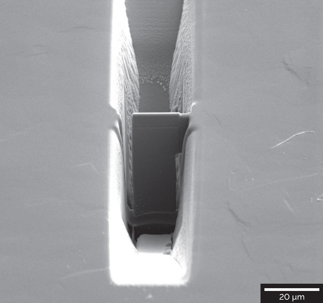 Large (55 um x 30 um) lamella prepared in trench after undercut-1