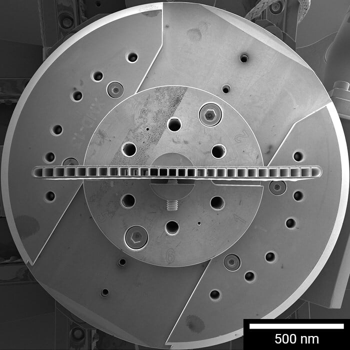 WideField image of fractured sample