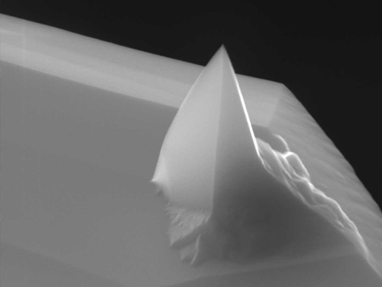 UHV-compatible Cobra ExB FIB column for ion species selection