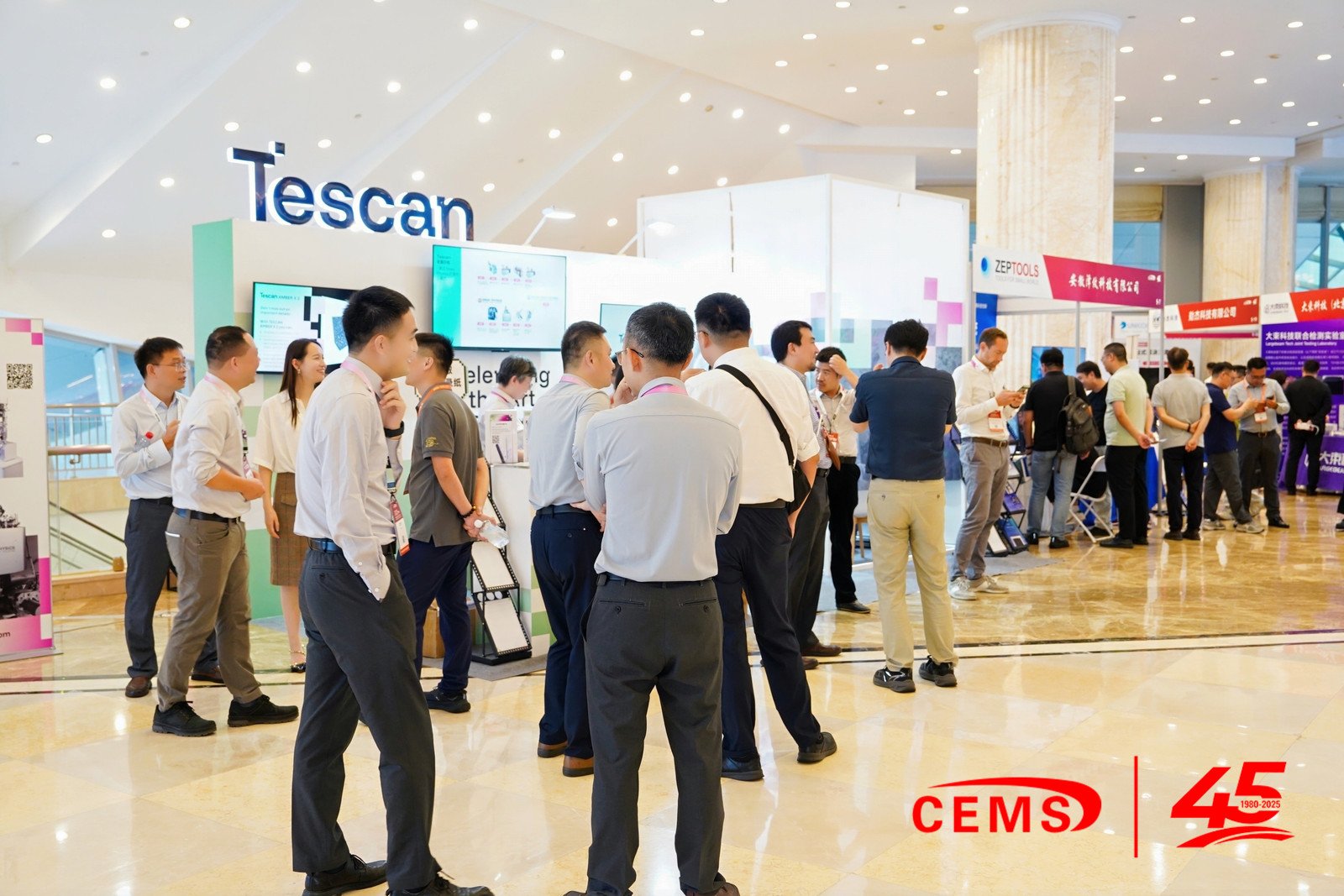 Tescan TENSOR 4D STEM